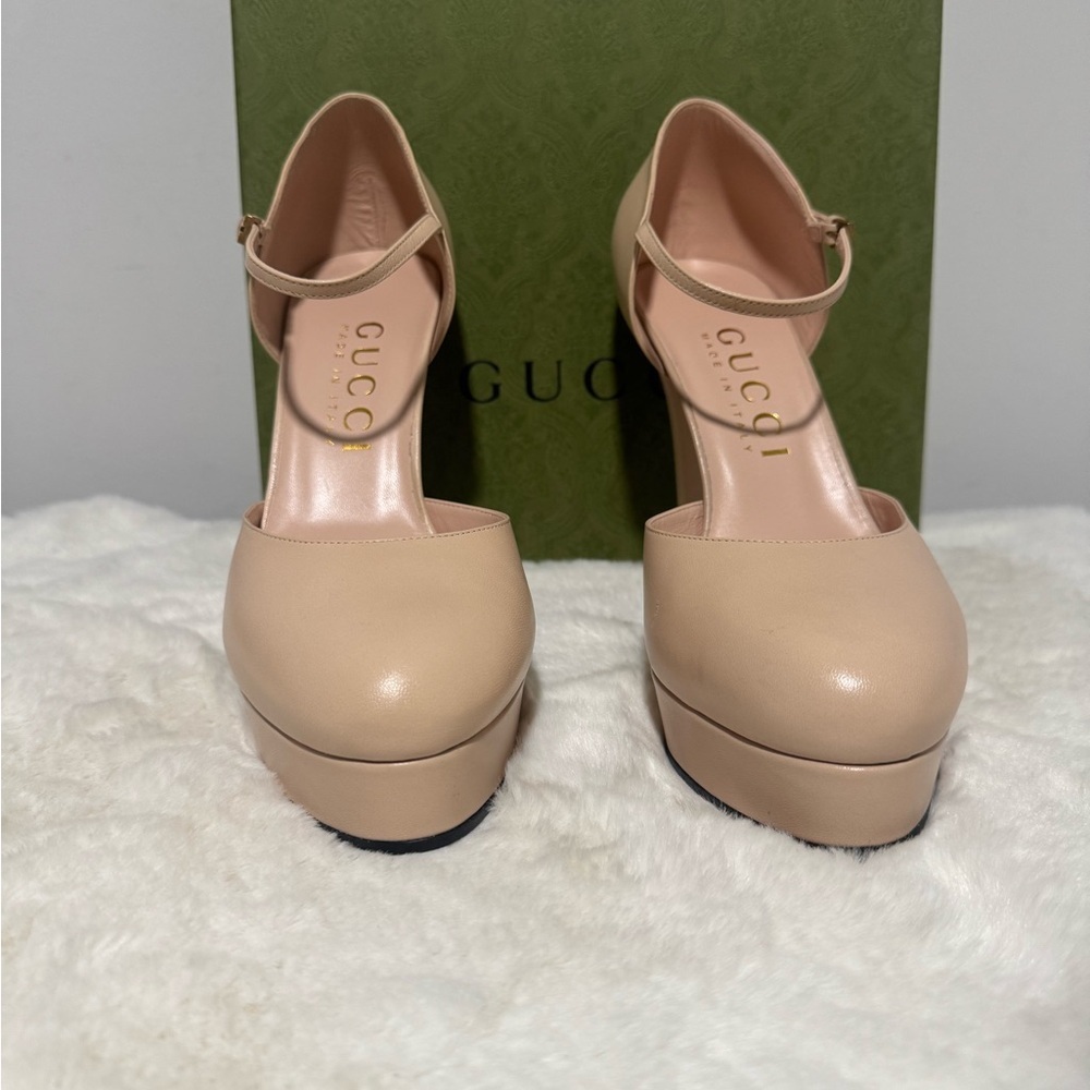 Gucci Women's Pink Platform Heels - Picture 4 of 6